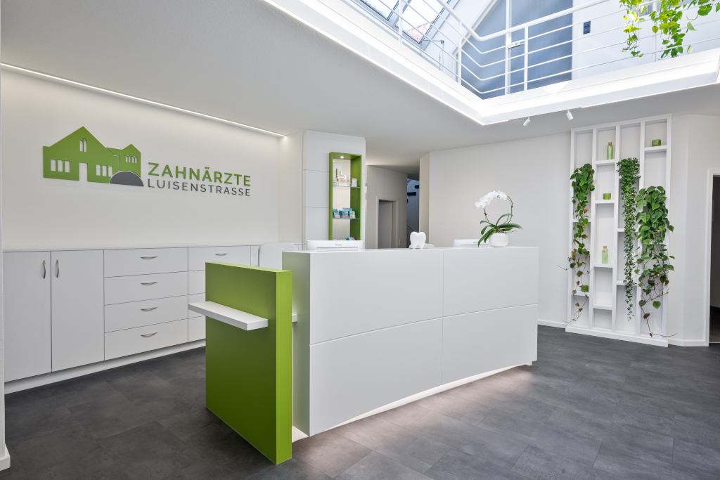 Empfangsbereich der Zahnärzte Luisenstraße